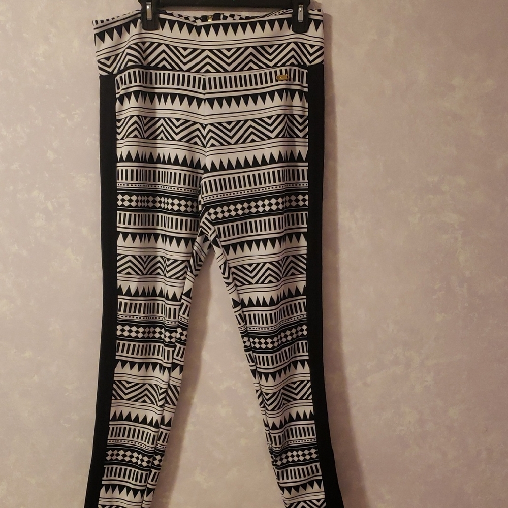 Nicki Minaj Gold and Cream Label White And Black Pattern Leggings